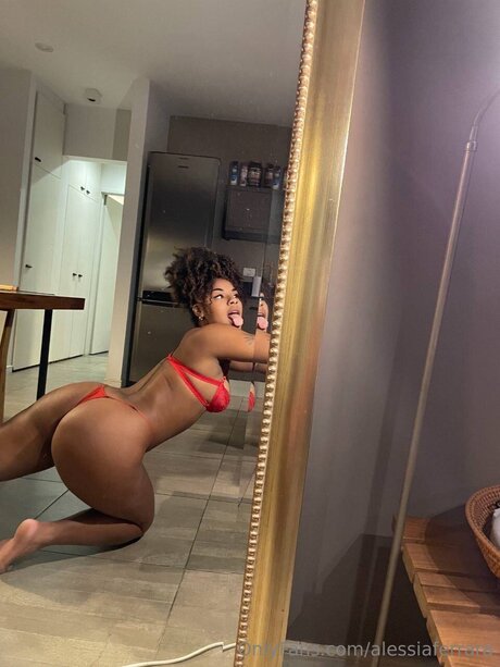 Alessiaferrara naked star photo