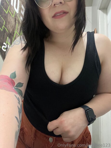 Ladybee123 free star pic