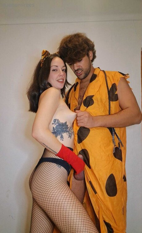 Quenomirees free actress pictures