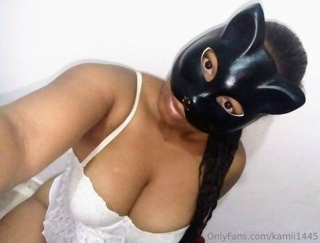 Kamii1445 nude model photo