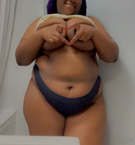 Sunset Vibes erotic actress img