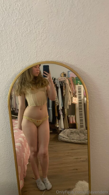 Lizlavenderx free pornstar image