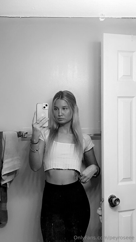 Peyroseee model beautiful gallery