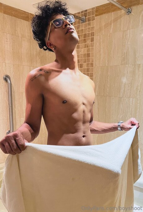 Boyshoot nudes actress pic