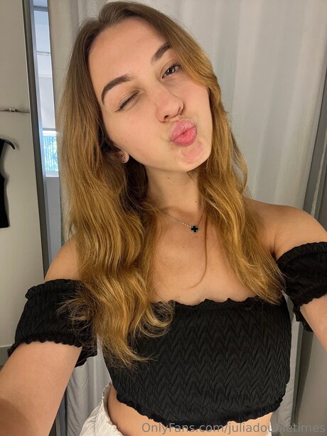 Juliadoubletimes star pornographic images