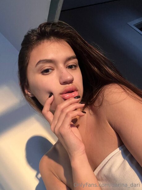 Darina Dari adult actress gallery