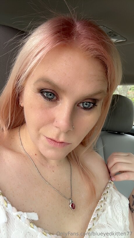 Blueyedkitten77 star top archive