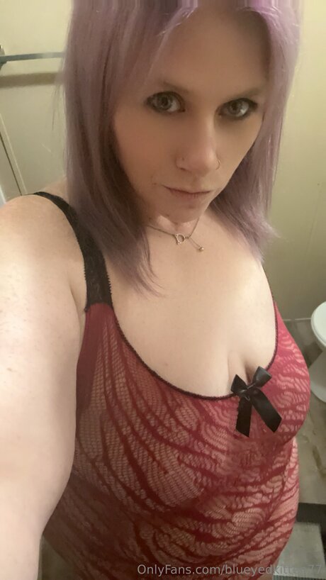 Blueyedkitten77 pornstar erotic image
