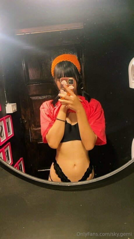 Sky Gemi nudes actress img