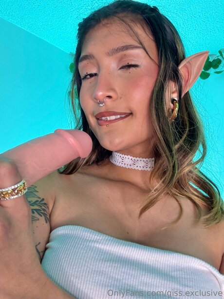 Giss Exclusive model perfect pic