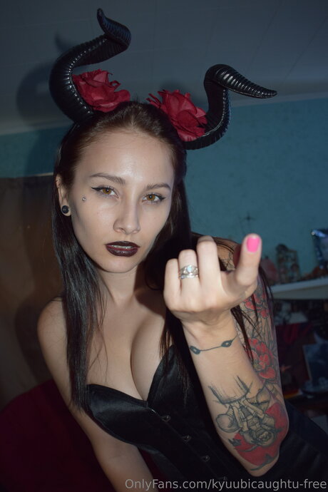 Kyuubicaughtu Free hd model photo