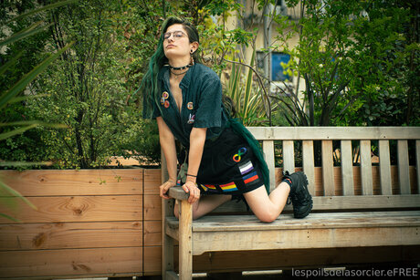 Poilsdesorcier Efree naked actress pic