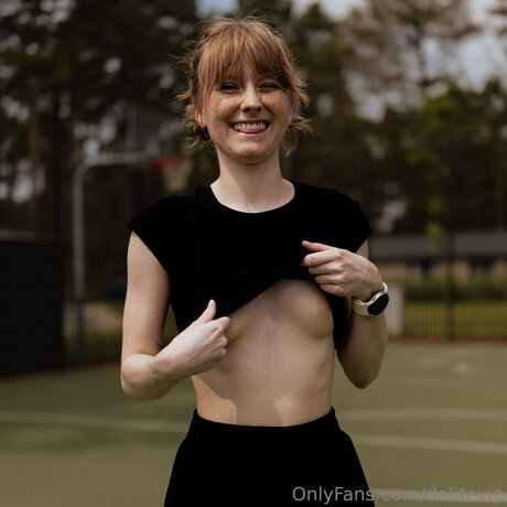 fingering squirt onlyfans beautiful pic