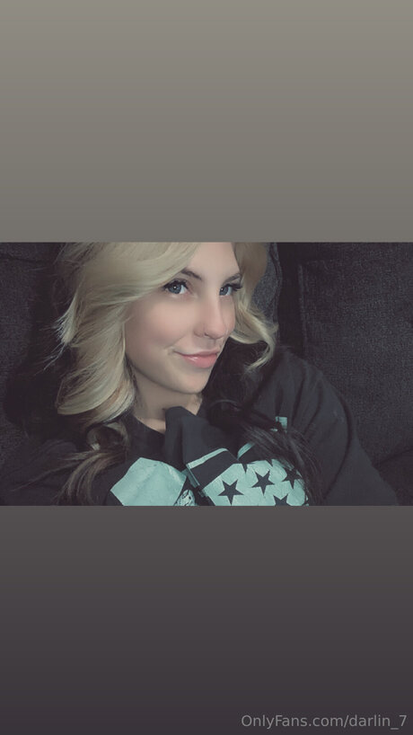 Darlin 7 erotic model gallery