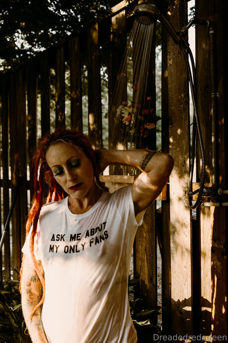 Dreadedredqueen Free art star picture