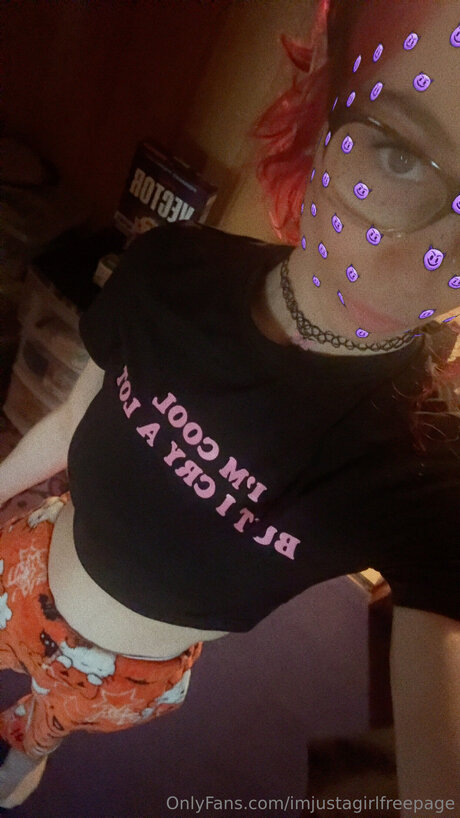 Imjustagirlfreepage naked star picture