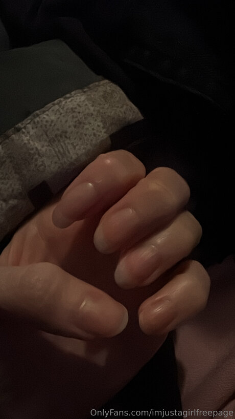 Imjustagirlfreepage hd model img