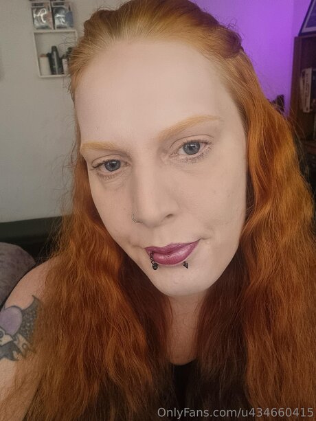 U434660415 sexy actress images