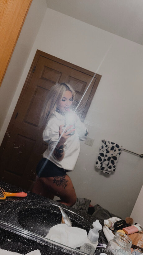 Itsblondebarbie nude actress picture