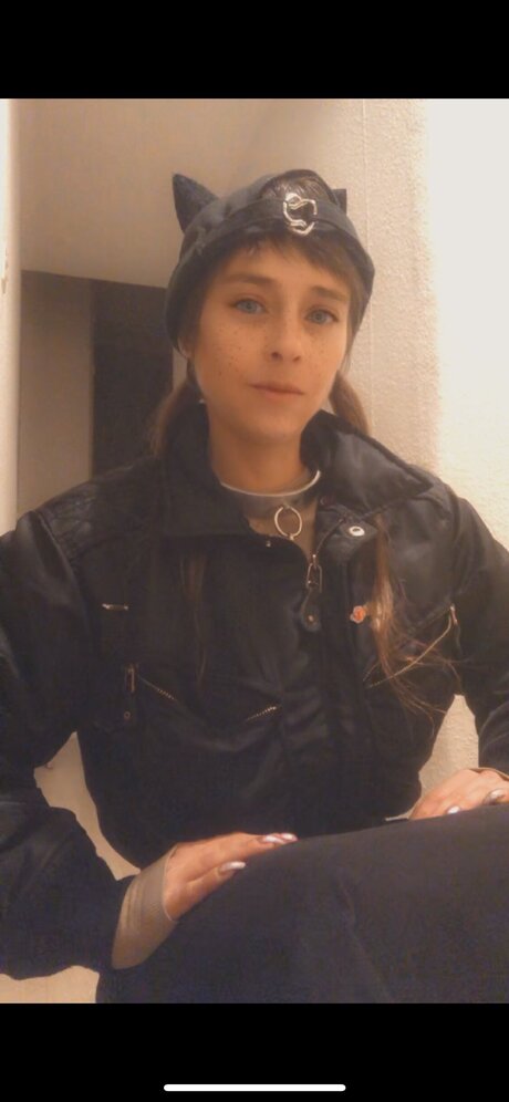 Thebrightside nude model picture