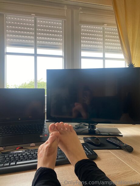 Amputationlula perfect actress picture