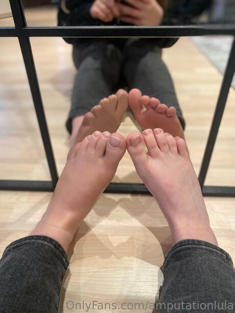 Amputationlula pretty pornstar photos