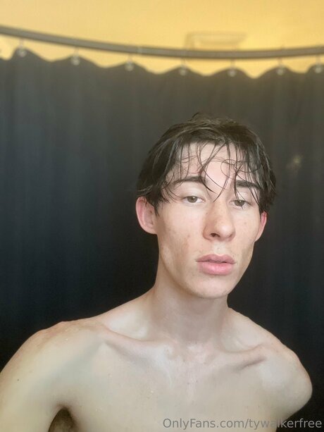 Tywalkerfree naked actress pics