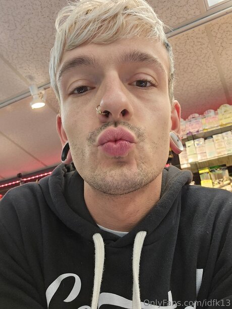 Idfk13 model sexy picture