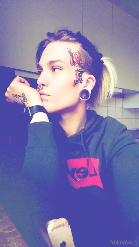 Frokenvarg star pornographic picture