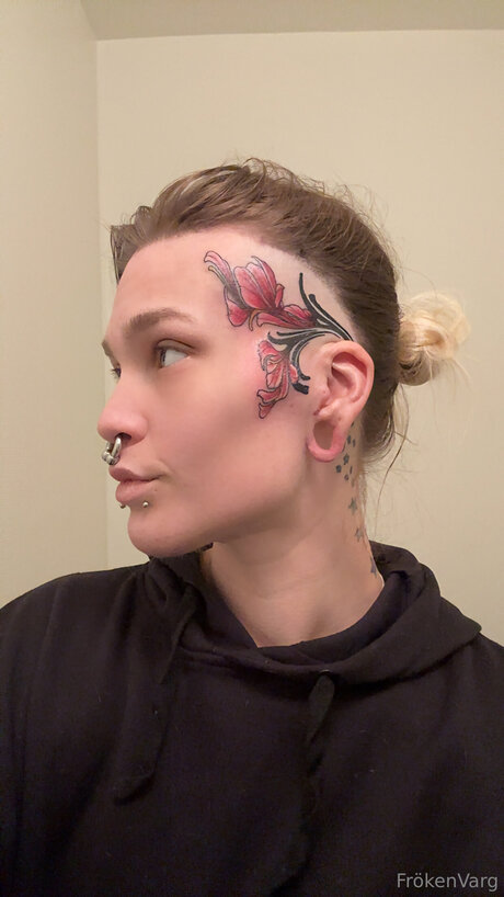 Frokenvarg pornstar top photo