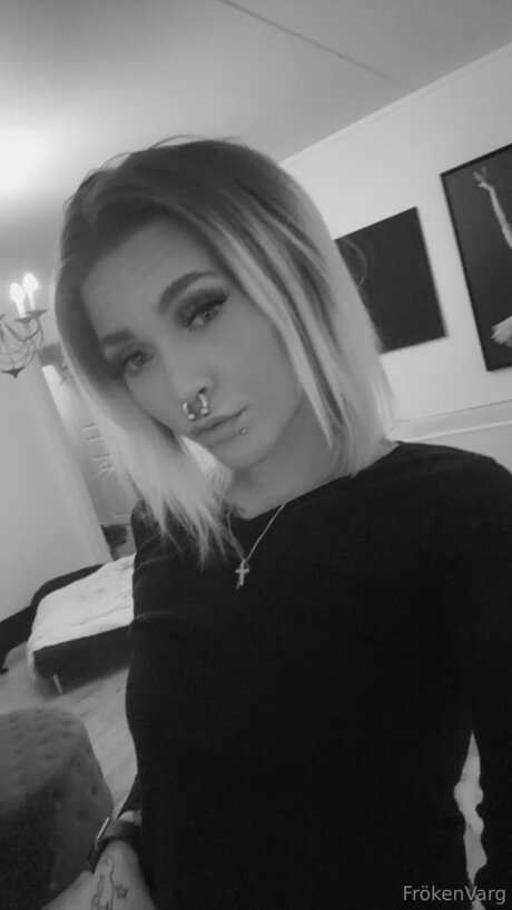 Frokenvarg star hot archive