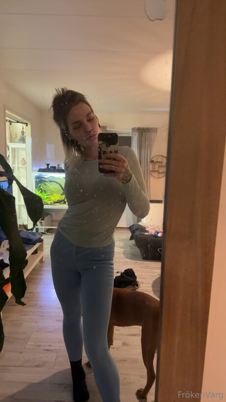 Frokenvarg model naked picture