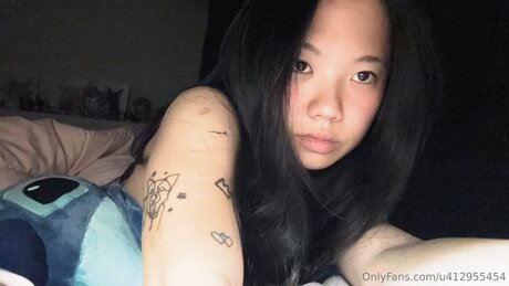 U412955454 erotic star photo