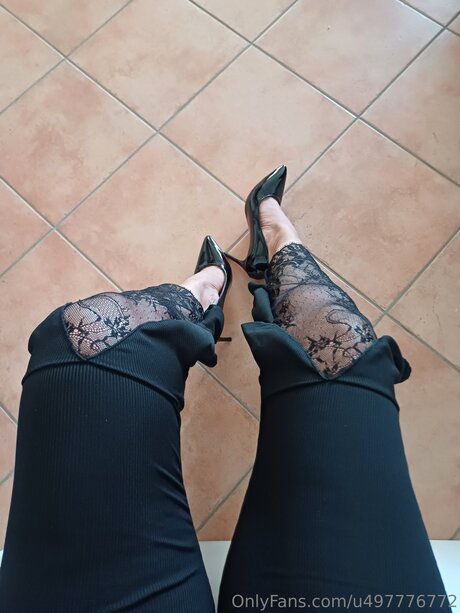 U497776772 pretty model image