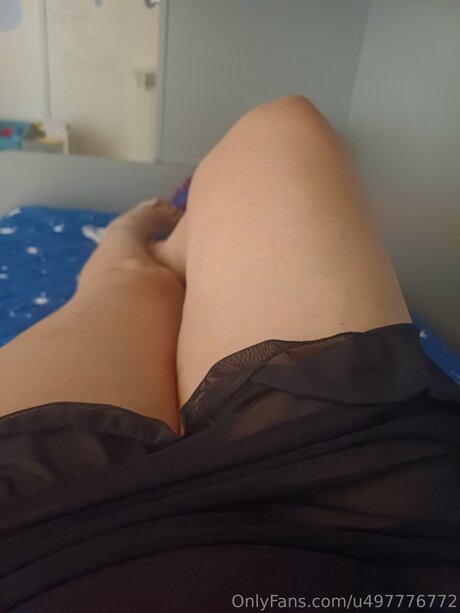 U497776772 naked model img