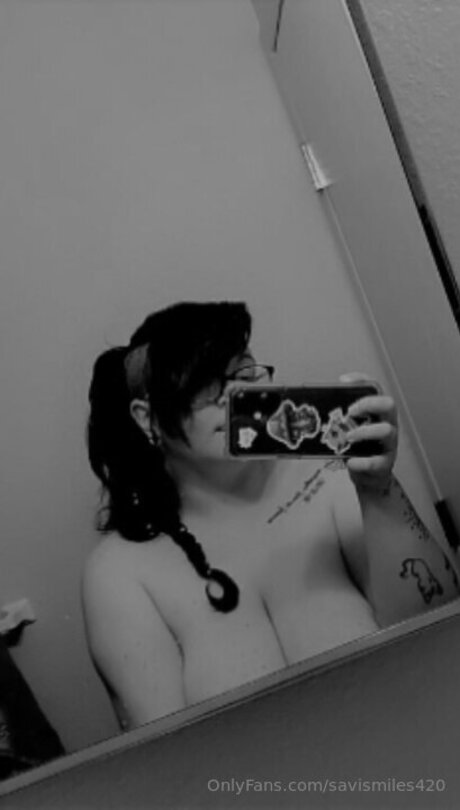 Savismiles420 model pics