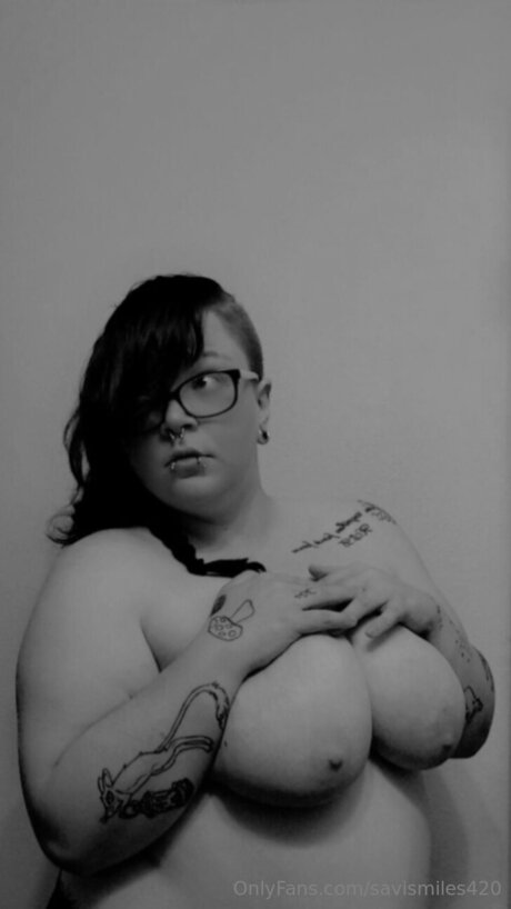 Savismiles420 model hot gallery