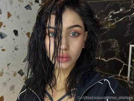 Official Emiliaxo sex pornstar galleries