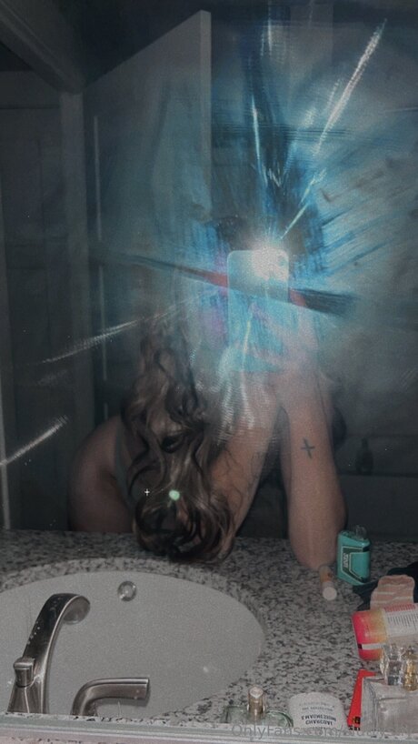 Sluttyshy hot star image