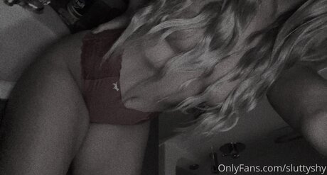 Sluttyshy xxx pornstar archive