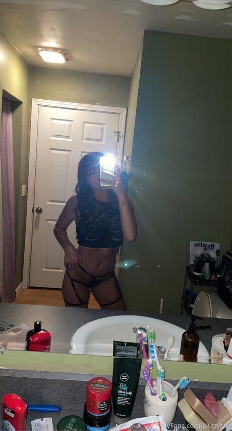 Sluttyshy porn star photos