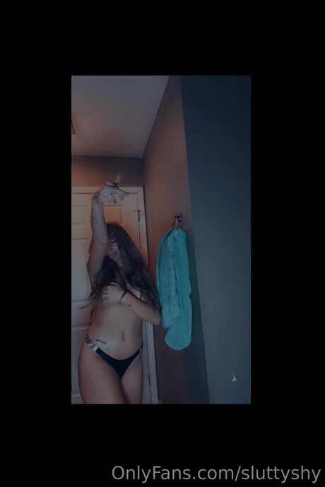 Sluttyshy high quality actress photo