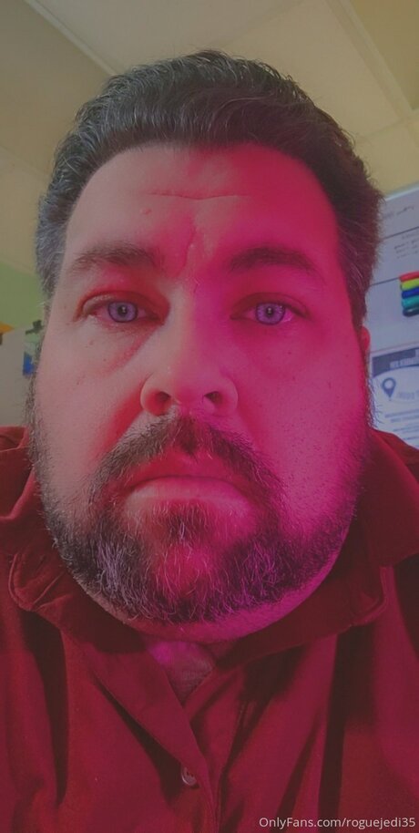 Roguejedi35 naked pornstar pics
