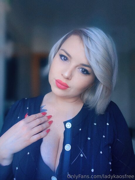 Ladykaosfree naked star photo