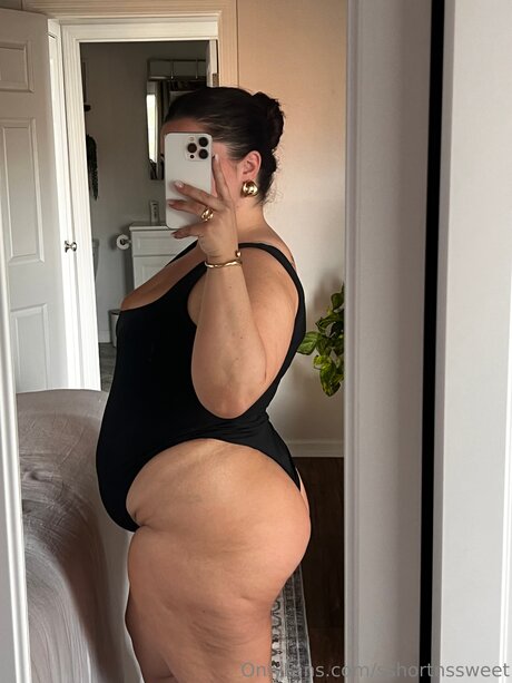 Sshortnssweet model nude images