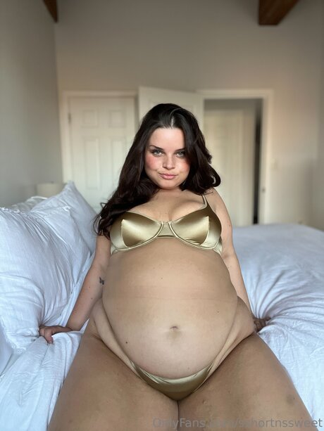 Sshortnssweet model xxx picture