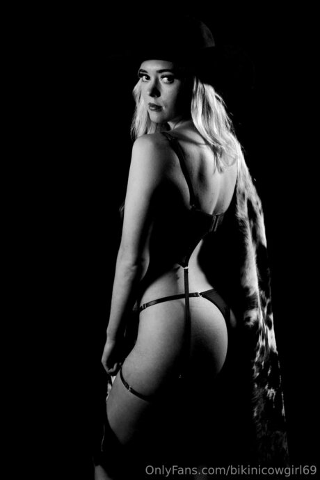Bikinicowgirl69 hd actress pic