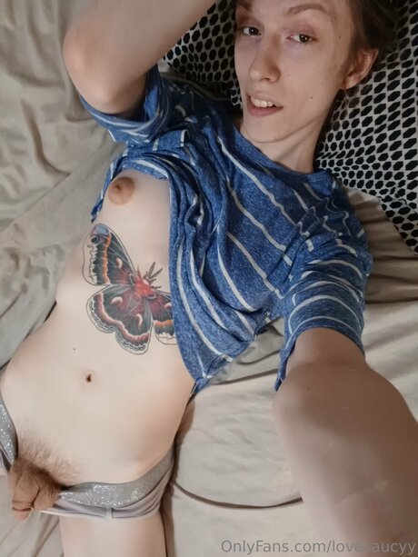 Lovesaucyy model hot pics