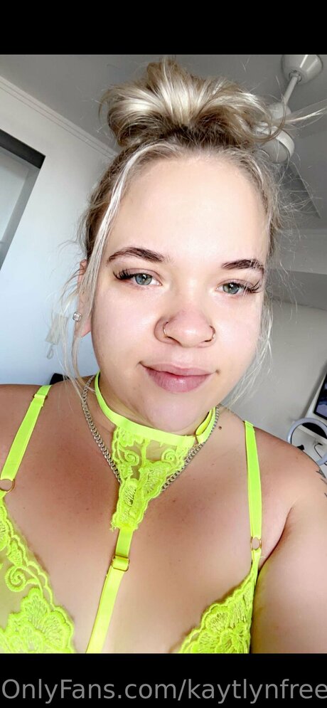 Kaytlynfree hot model pictures