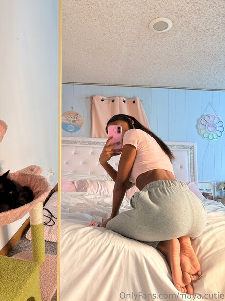 Maya Cutie pretty pornstar photo